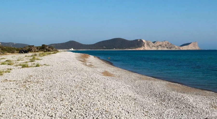 La playa de Cala Codolar cerca de nuestro hotel en Playa d'en Bossa Ibiza